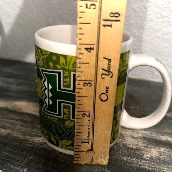 University Of Hawaii Green Mug 11 Oz Ceramic Microwave & Dishwasher Safe Hawaiia - Picture 5 of 6